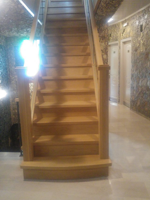 Ξύλινη σκάλα LIBIA